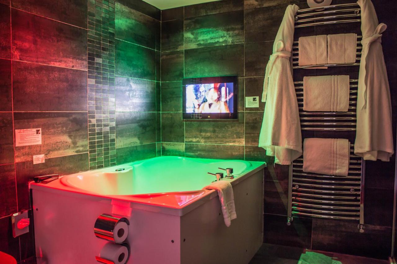 The Howbeck & The Retreat Incl Off-Site Health Club And Parking Ev Point Available 温德米尔 外观 照片